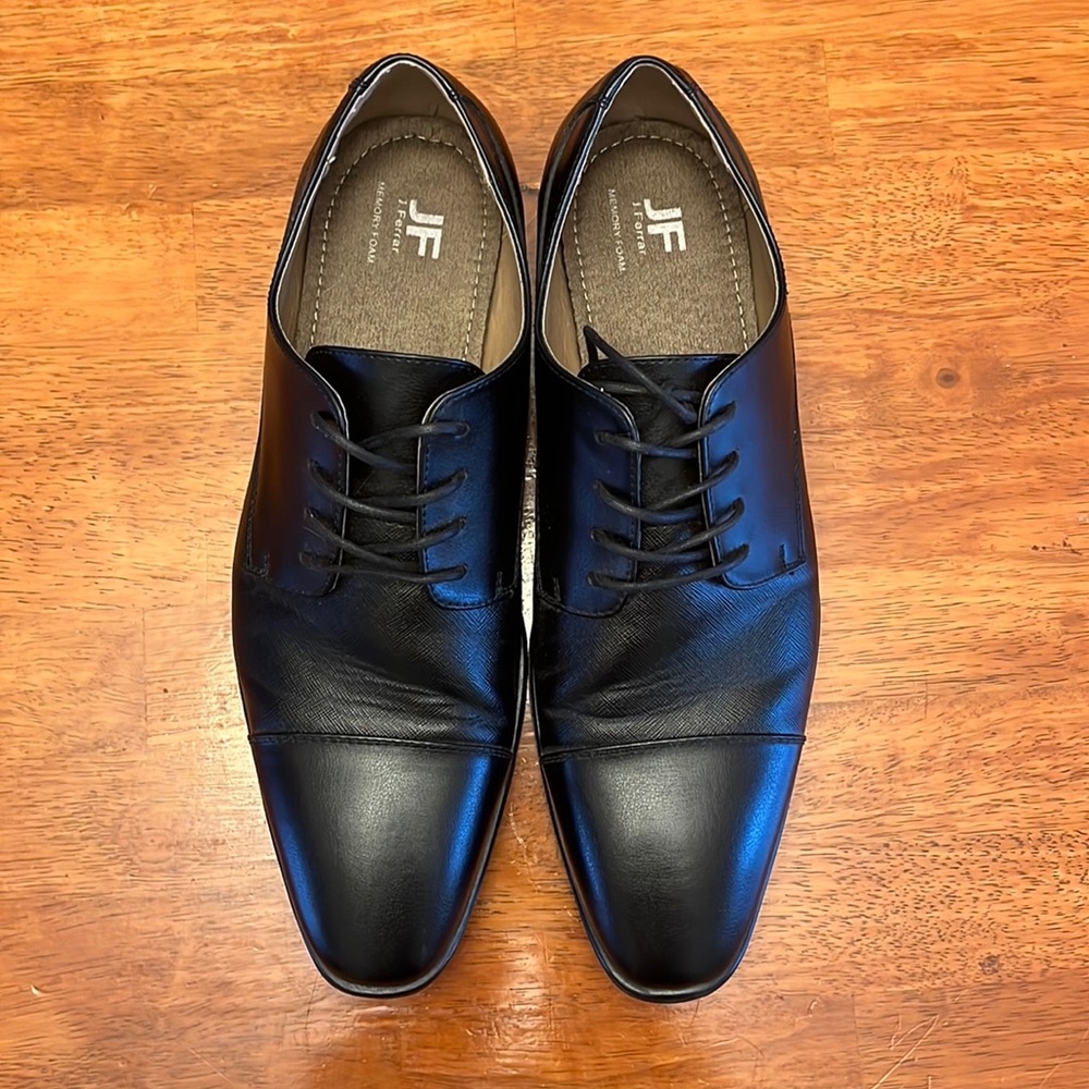 ‘J.Ferrar’ men’s black dress shoes